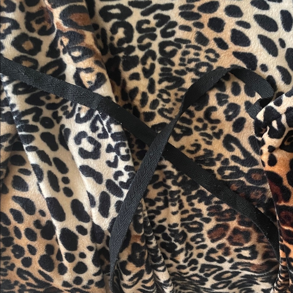 Natori Chic Animal Print Robe - Picture 2 of 4